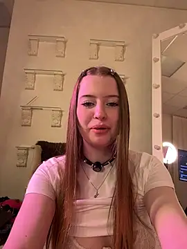 Snapshot of Annie_Meow chatting on 07.14.26 Annie Meow online show from 07.14.26