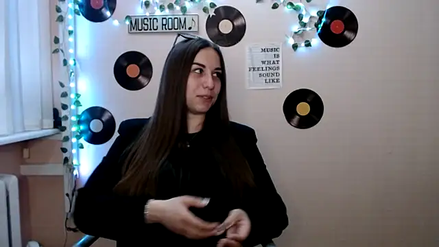 Cutie  Mia online show from 05.04.26