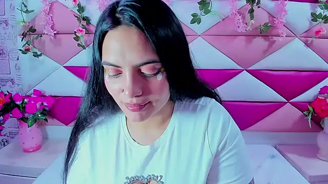 Snapshot of Isabella_Mora_ chatting on 05.16.26 Isabella Mora online show from 05.16.26