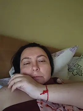 Snapshot of EmmaEmmy40 chatting on 06.21.26 EmmaEmmy40 online show from 06.21.26