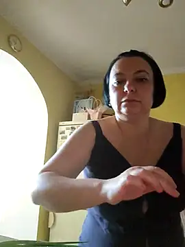 Snapshot of EmmaEmmy40 chatting on 06.24.26 EmmaEmmy40 online show from 06.24.26