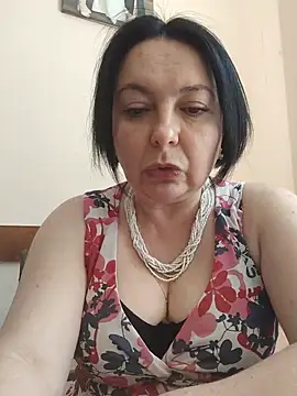 Snapshot of EmmaEmmy40 chatting on 06.25.26 EmmaEmmy40 online show from 06.25.26