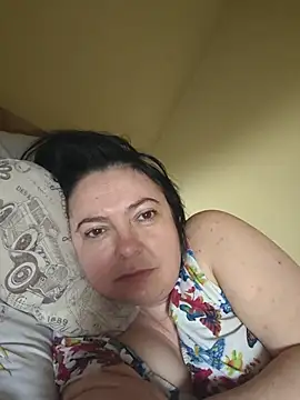 Snapshot of EmmaEmmy40 chatting on 07.16.26 EmmaEmmy40 online show from 07.16.26