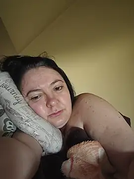 Snapshot of EmmaEmmy40 chatting on 07.18.26 EmmaEmmy40 online show from 07.18.26