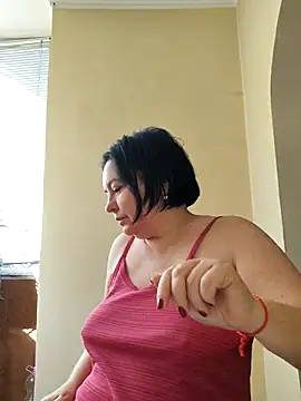 Snapshot of EmmaEmmy40 chatting on 07.26.26 EmmaEmmy40 online show from 07.26.26