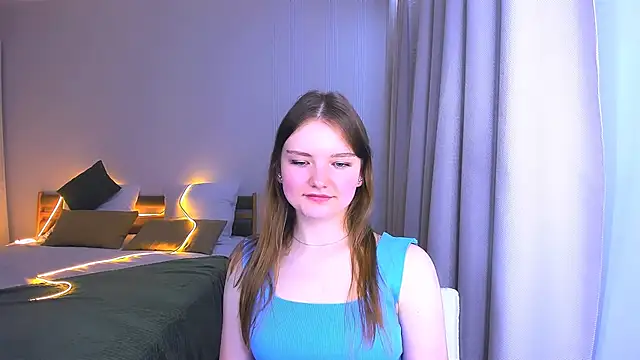 Snapshot of LookEva chatting on 06.18.26 LookEva online show from 06.18.26