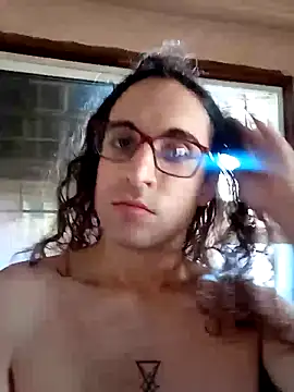 Snapshot of LaCuerva chatting on 06.11.26 LaCuerva online show from 06.11.26