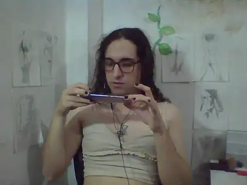 Snapshot of LaCuerva chatting on 06.15.26 LaCuerva online show from 06.15.26