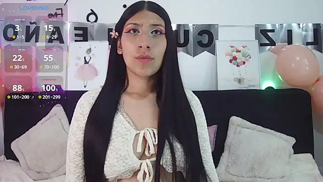 Snapshot of Sara_Blum chatting on 06.12.26 Sara Blum online show from 06.12.26