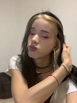 0nlinekitty online show from 05.07.26