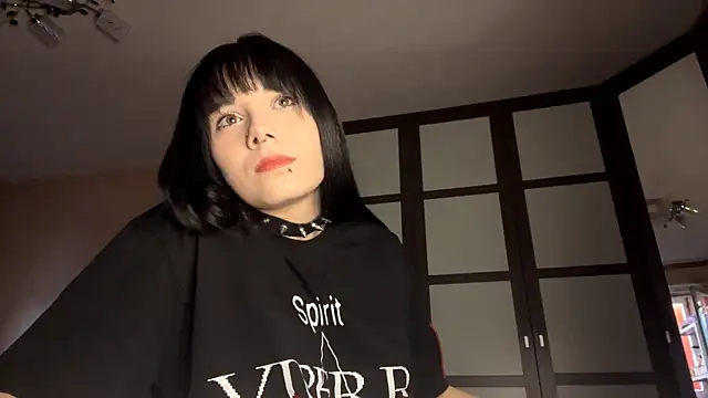 gothicq online show from 05.04.26