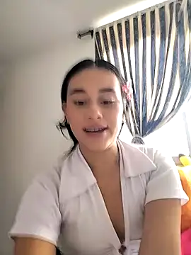 L0lita Emi12 online show from 06.17.26