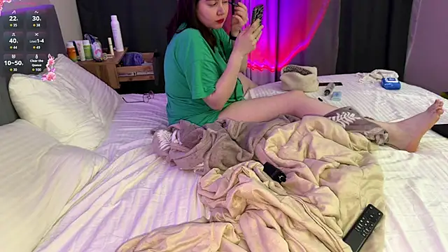 Snapshot of hot_vampire chatting on 05.17.26 hot vampire online show from 05.17.26