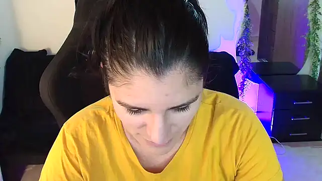 Snapshot of LUCYMILF_SEXY chatting on 05.25.26 LUCYMILF SEXY online show from 05.25.26