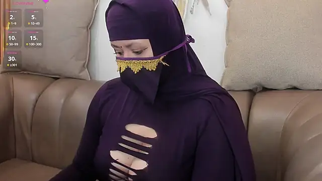 Snapshot of yasmin_dina chatting on 06.22.26 yasmin dina online show from 06.22.26
