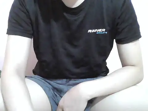 Zineyy online show from 06.04.26