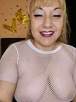 Snapshot of Venuss_Milf chatting on 07.07.26 Venuss Milf online show from 07.07.26