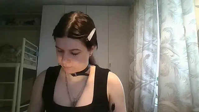 Snapshot of GrayceDeclet chatting on 06.19.26 GrayceDeclet online show from 06.19.26
