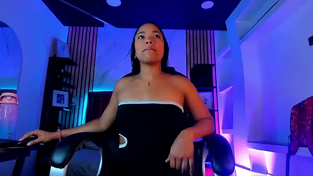 BrianaRuiiz  online show from 06.24.26