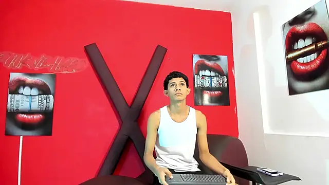 Snapshot of TWINKS_BOYSX chatting on 05.16.26 TWINKS BOYSX online show from 05.16.26