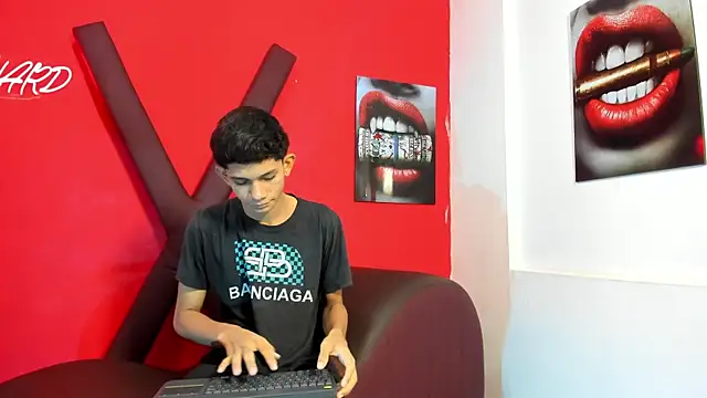 Snapshot of TWINKS_BOYSX chatting on 05.23.26 TWINKS BOYSX online show from 05.23.26
