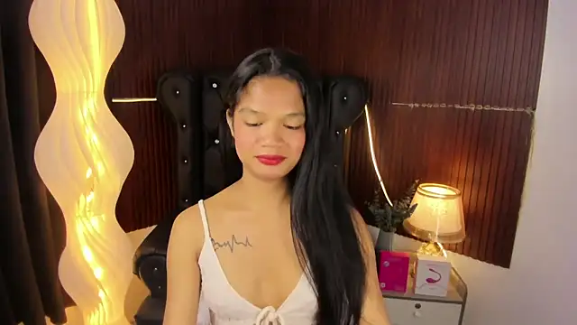 Snapshot of Naya_Hilton chatting on 05.31.26 Naya Hilton online show from 05.31.26