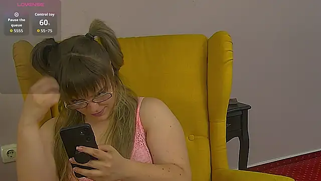 ZoeSkyee online show from 05.25.26