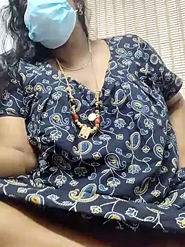 Snapshot of tamilkavitha123 chatting on 05.11.26 tamilkavitha123 online show from 05.11.26