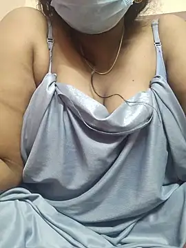 Snapshot of tamilkavitha123 chatting on 05.17.26 tamilkavitha123 online show from 05.17.26