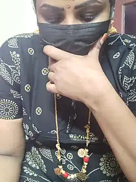 Snapshot of tamilkavitha123 chatting on 07.18.26 tamilkavitha123 online show from 07.18.26