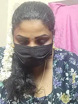 Snapshot of tamilkavitha123 chatting on 07.19.26 tamilkavitha123 online show from 07.19.26