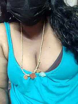 Snapshot of tamilkavitha123 chatting on 07.28.26 tamilkavitha123 online show from 07.28.26