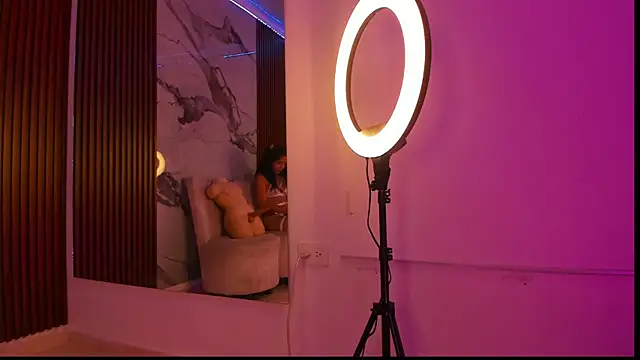 GabyHott  online show from 06.19.26