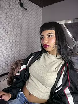 Snapshot of AntonellaCooper_Pink chatting on 06.08.26 AntonellaCooper Pink online show from 06.08.26