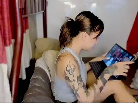 ArianaLore online show from 07.28.26