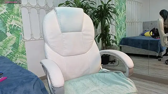Snapshot of baby_julieta00 chatting on 06.20.26 baby julieta00 online show from 06.20.26