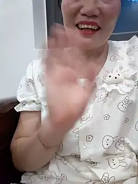 Snapshot of -Trici- chatting on 06.26.26 -Trici- online show from 06.26.26