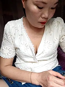 Snapshot of -Trici- chatting on 07.13.26 -Trici- online show from 07.13.26