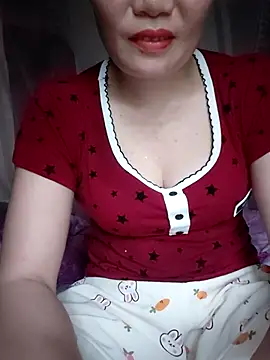 Snapshot of -Trici- chatting on 07.15.26 -Trici- online show from 07.15.26