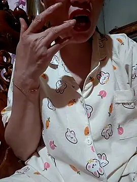 Snapshot of -Trici- chatting on 07.26.26 -Trici- online show from 07.26.26