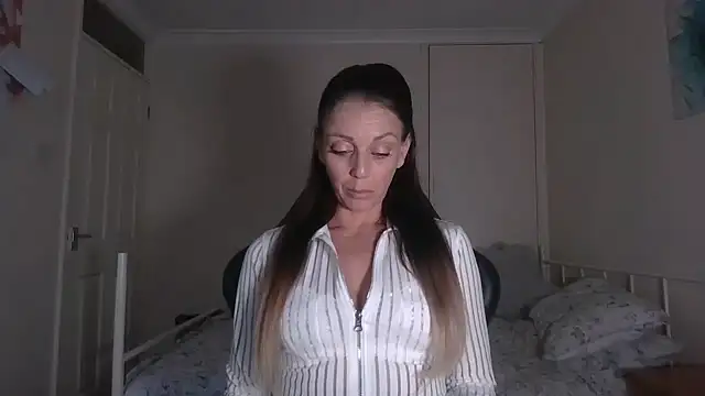 LouiseLovell online show from 05.17.26