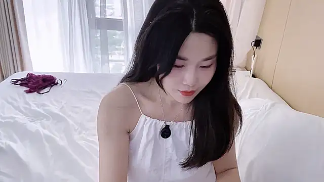 Emma qiqi online show from 05.20.26