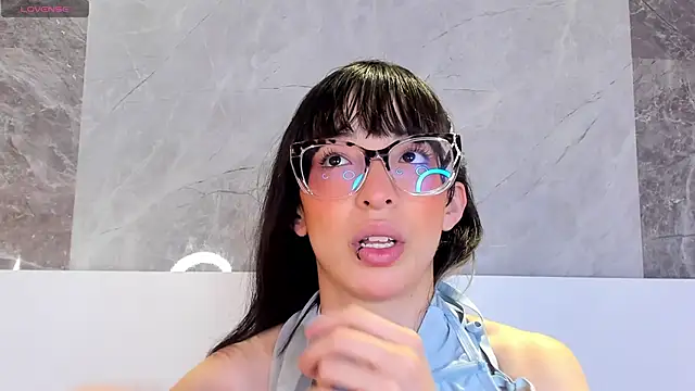 EmiliaBell  online show from 05.19.26
