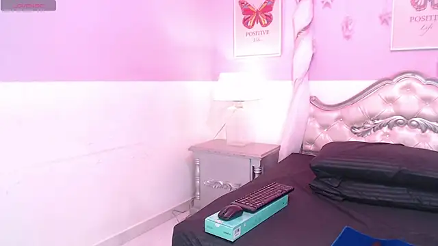 TaniaPierce online show from 06.25.26