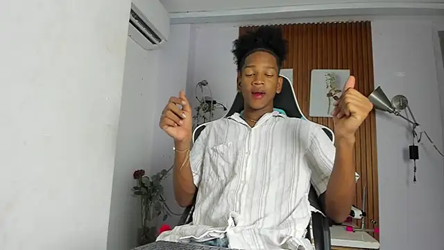 Afrowayuu online show from 06.15.26