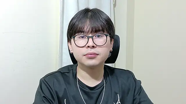 Snapshot of kuromi_boy chatting on 06.23.26 kuromi boy online show from 06.23.26