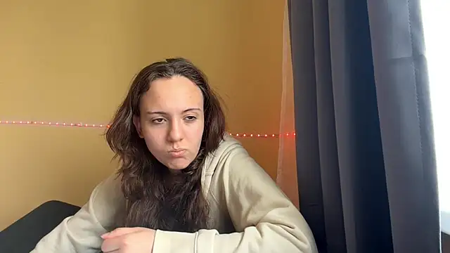 OlivaMaciolek online show from 05.10.26