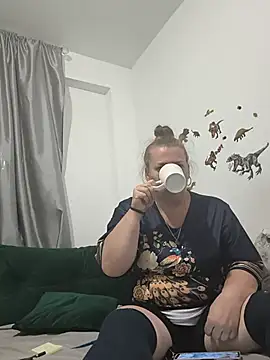 Snapshot of JuliaBestX chatting on 07.22.26 JuliaBestX online show from 07.22.26