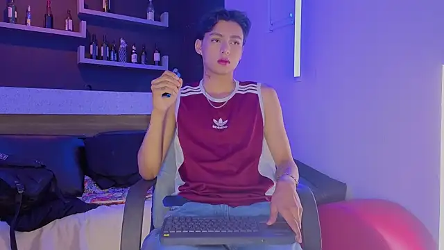 Snapshot of tian_sex chatting on 06.25.26 tian sex online show from 06.25.26
