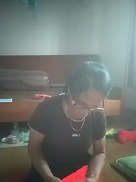 Snapshot of Vieekee chatting on 07.16.26 Vieekee online show from 07.16.26